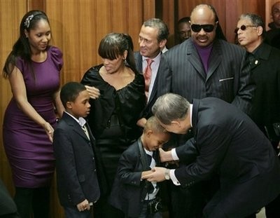 Banki Moon meets Stevie Wonder;s family